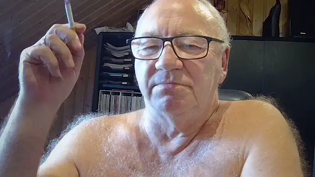 Snapshot of biggandybig chatting on November 2025 12:04:01 PM biggandybig online show from November 2025 12:04:01 PM