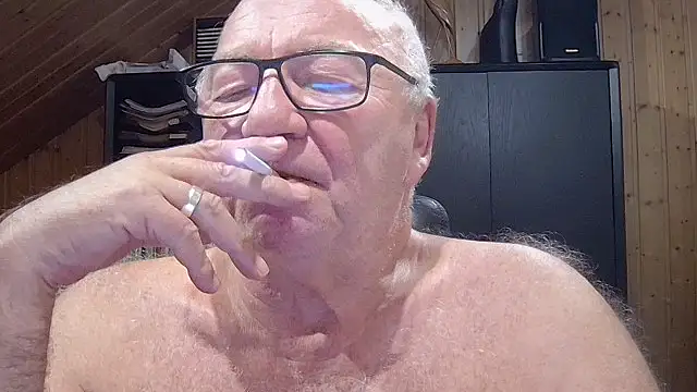 Snapshot of biggandybig chatting on November 2025 12:08:02 AM biggandybig online show from November 2025 12:08:02 AM