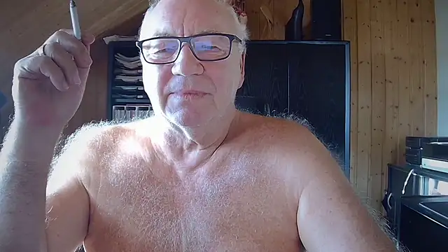 Snapshot of biggandybig chatting on November 2025 09:30:01 AM biggandybig online show from November 2025 09:30:01 AM