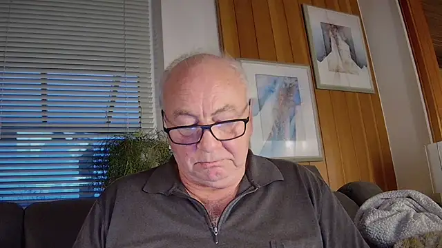 Snapshot of biggandybig chatting on November 2025 03:34:01 PM biggandybig online show from November 2025 03:34:01 PM