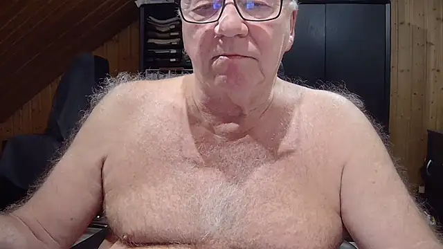 Snapshot of biggandybig chatting on November 2025 10:44:02 PM biggandybig online show from November 2025 10:44:02 PM