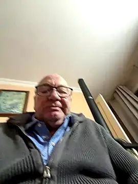 Snapshot of biggandybig chatting on December 2025 06:02:01 PM biggandybig online show from December 2025 06:02:01 PM