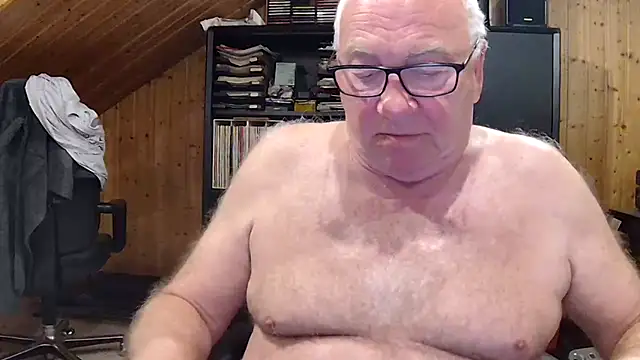 Snapshot of biggandybig chatting on April 2026 09:50:01 PM biggandybig online show from April 2026 09:50:01 PM