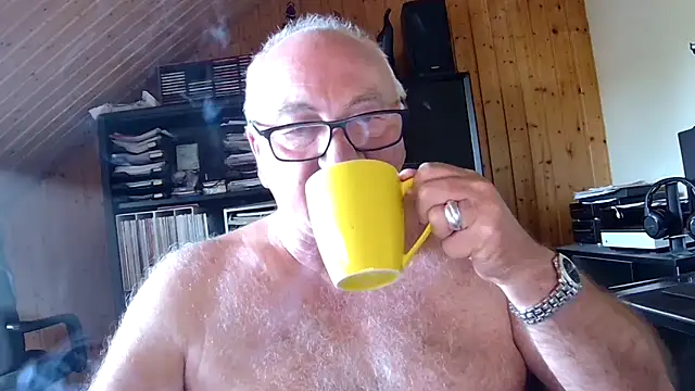 Snapshot of biggandybig chatting on April 2026 03:10:02 PM biggandybig online show from April 2026 03:10:02 PM
