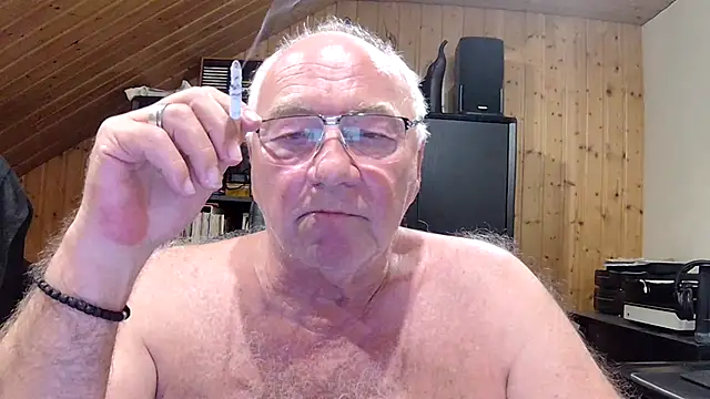 Snapshot of biggandybig chatting on May 2026 12:37:01 AM biggandybig online show from May 2026 12:37:01 AM