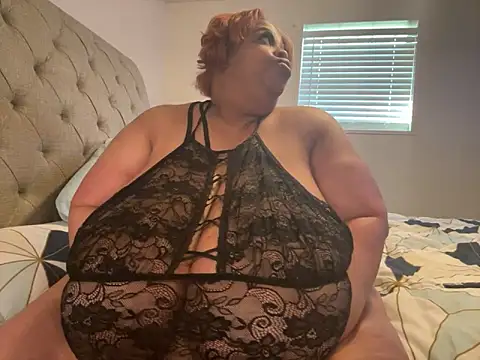 Missredboneo12 online show from October 2025 02:02:01 PM