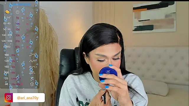 Snapshot of LOISE-XX chatting on November 2025 06:56:02 AM LOISE-XX online show from November 2025 06:56:02 AM