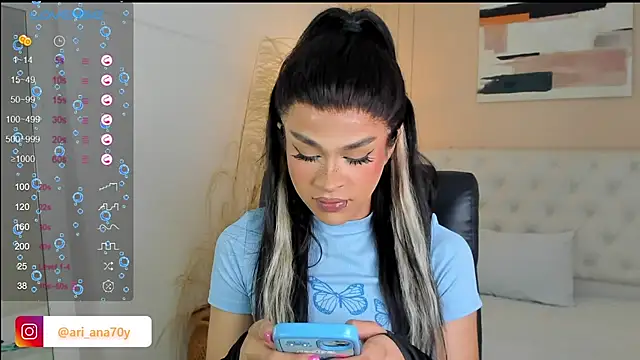 Snapshot of LOISE-XX chatting on November 2025 05:39:02 AM LOISE-XX online show from November 2025 05:39:02 AM