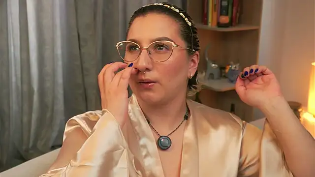 Ximenna Cruz online show from April 2026 09:31:02 PM