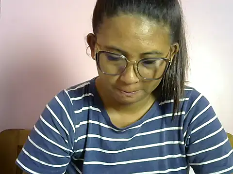 Snapshot of karen_sexy69 chatting on November 2025 05:26:01 PM karen sexy69 online show from November 2025 05:26:01 PM