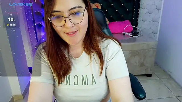 Snapshot of conniejames_m chatting on June 2026 11:01:01 AM conniejames m online show from June 2026 11:01:01 AM