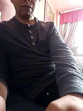 Snapshot of GuapoCoqueto chatting on November 2025 08:10:01 PM GuapoCoqueto online show from November 2025 08:10:01 PM