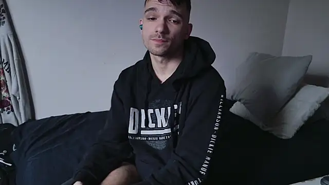 JackDesFeux online show from February 2025 02:10:02 PM