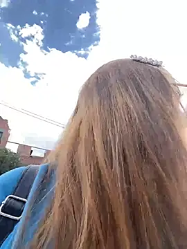 melody-dy online show from February 2025 08:41:02 PM