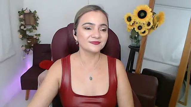 Snapshot of ana_milf chatting on June 2026 03:33:01 PM ana milf online show from June 2026 03:33:01 PM
