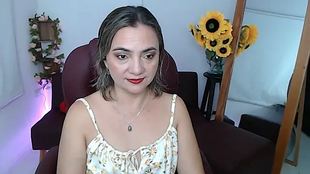 Snapshot of ana_milf chatting on July 2026 01:17:01 PM ana milf online show from July 2026 01:17:01 PM