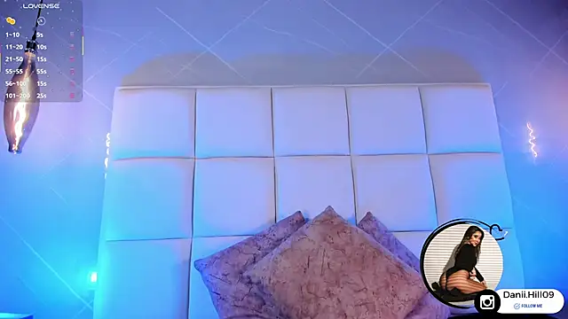 danii hill  online show from November 2025 04:34:02 AM