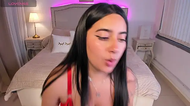 serenna se online show from February 2025 07:42:01 PM