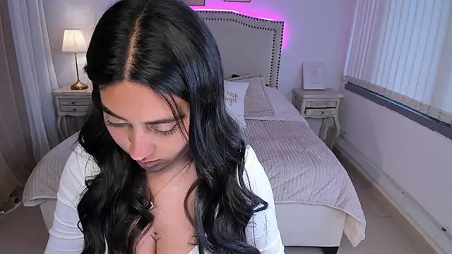 serenna se online show from March 2025 08:16:01 PM