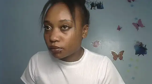 laetitia  online show from March 2025 08:27:01 PM