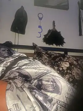 CUMQUEEN-XXX69 online show from November 2025 11:10:01 PM