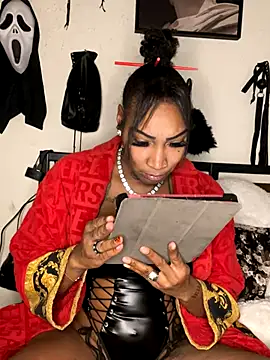 CUMQUEEN-XXX69 online show from December 2025 02:16:02 AM