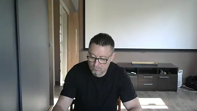 Snapshot of HarrySnake chatting on October 2025 07:03:02 AM HarrySnake online show from October 2025 07:03:02 AM