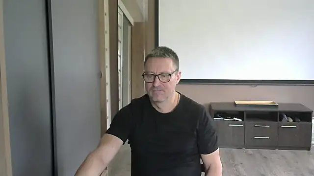 Snapshot of HarrySnake chatting on October 2025 08:11:02 AM HarrySnake online show from October 2025 08:11:02 AM