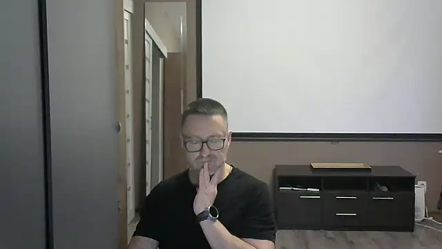 Snapshot of HarrySnake chatting on October 2025 01:45:02 PM HarrySnake online show from October 2025 01:45:02 PM