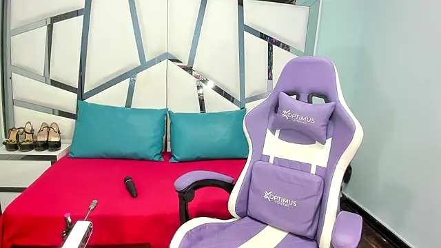 Snapshot of chanel_hot_001 chatting on December 2025 08:03:01 PM chanel hot 001 online show from December 2025 08:03:01 PM