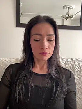 Yulia sx online show from April 2026 09:01:01 PM