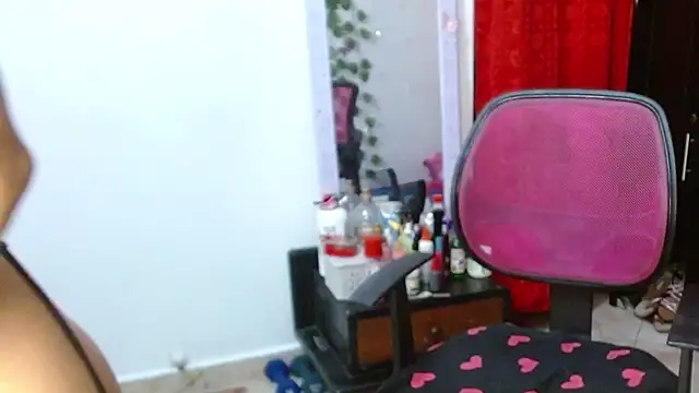 Snapshot of Latin_Mature975 chatting on March 2025 07:44:01 AM Latin Mature975 online show from March 2025 07:44:01 AM