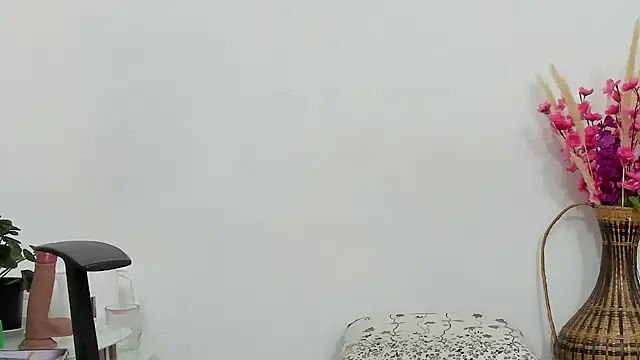 Snapshot of Latin_Mature975 chatting on October 2025 07:39:02 AM Latin Mature975 online show from October 2025 07:39:02 AM