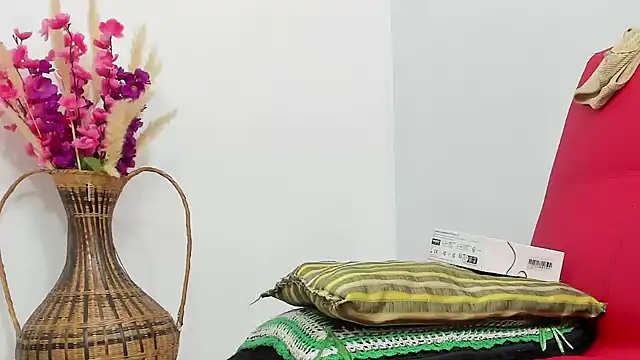 Snapshot of Latin_Mature975 chatting on October 2025 07:51:01 AM Latin Mature975 online show from October 2025 07:51:01 AM