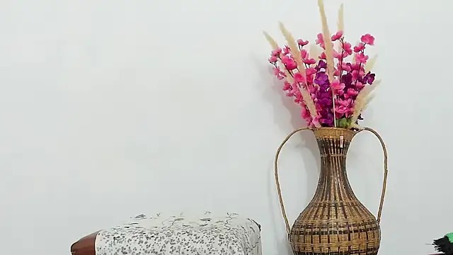 Snapshot of Latin_Mature975 chatting on October 2025 07:51:02 AM Latin Mature975 online show from October 2025 07:51:02 AM