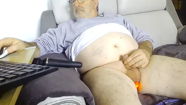 gillou1234 online show from November 2025 09:42:02 AM