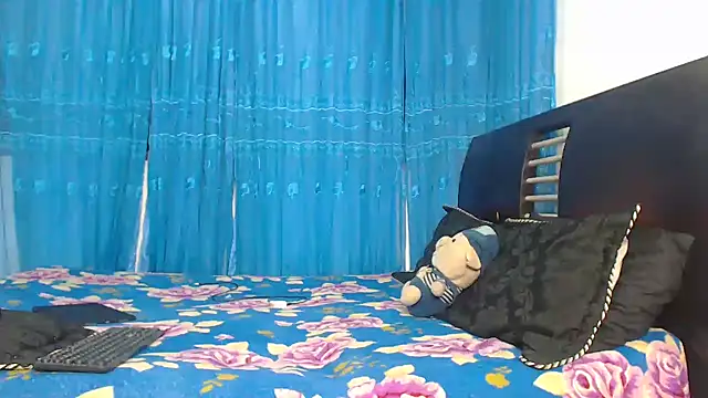 Hot Sharks  online show from October 2025 06:57:02 AM