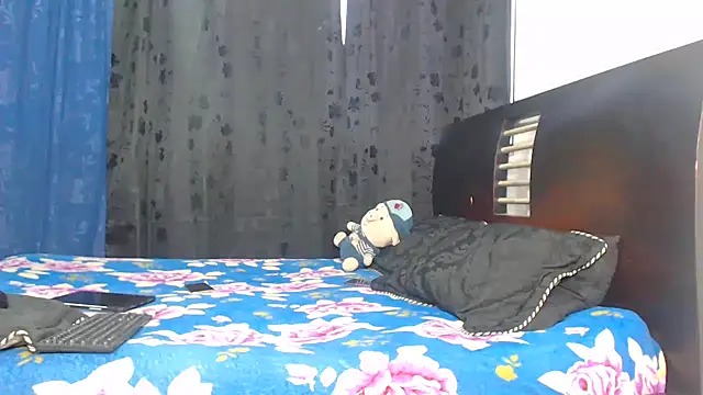 Hot Sharks  online show from November 2025 11:01:02 AM