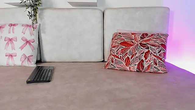 Malka Burning online show from February 2025 11:26:02 PM