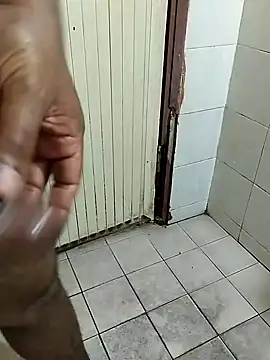 Snapshot of cenyon124 chatting on February 2025 04:14:01 PM cenyon124 online show from February 2025 04:14:01 PM