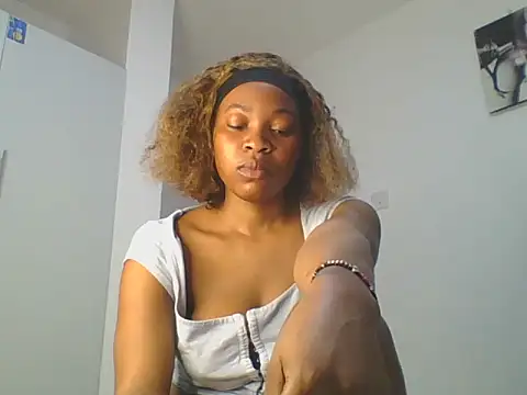 Snapshot of _Becky002 chatting on December 2025 09:36:01 AM Becky002 online show from December 2025 09:36:01 AM