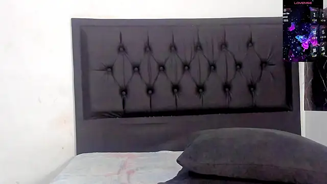 Snapshot of kriixtybrown chatting on February 2025 09:48:02 PM kriixtybrown online show from February 2025 09:48:02 PM