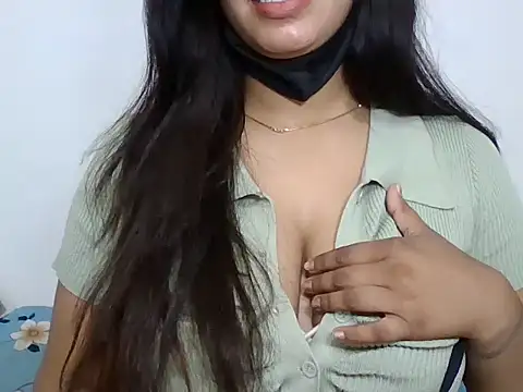 Snapshot of sparkling_queen chatting on January 2025 03:30:01 AM sparkling queen online show from January 2025 03:30:01 AM