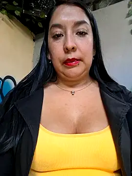 Bella keny online show from November 2025 06:24:02 PM