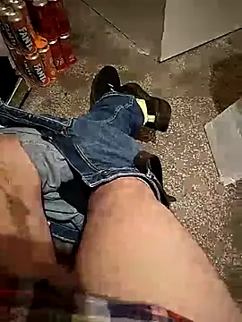 A man in public online show from November 2025 09:47:01 PM