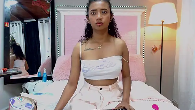 Snapshot of JessyZoe chatting on January 2025 12:19:02 PM JessyZoe online show from January 2025 12:19:02 PM
