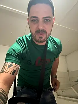 iltoscano95 online show from September 2025 06:09:02 PM