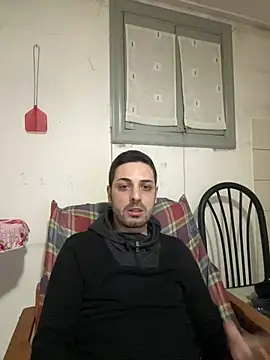 iltoscano95 online show from February 2026 06:48:01 PM