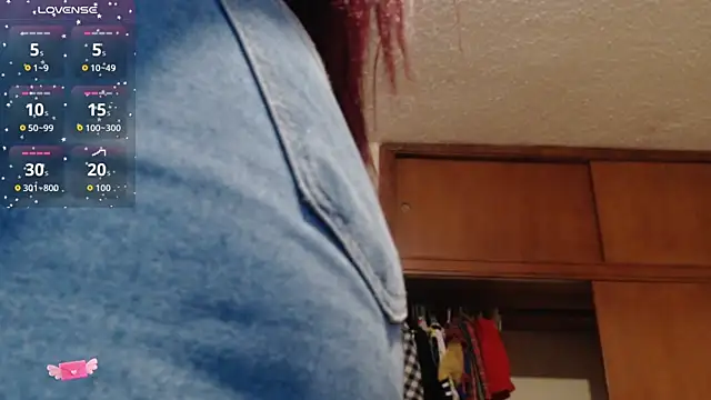 EmaGw online show from November 2025 10:42:02 PM