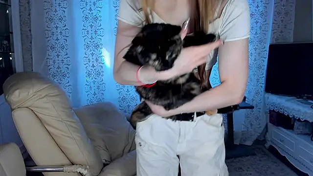 AprilHilll online show from January 2025 06:12:01 AM